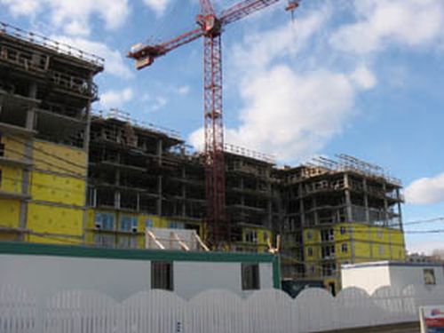 La valeur des permis de bâtir a fortement augmenté en mars