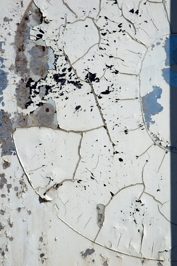 The interior and exterior cracks