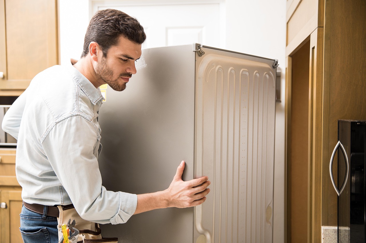 Inclure un frigo et une cuisinière dans chaque bail?